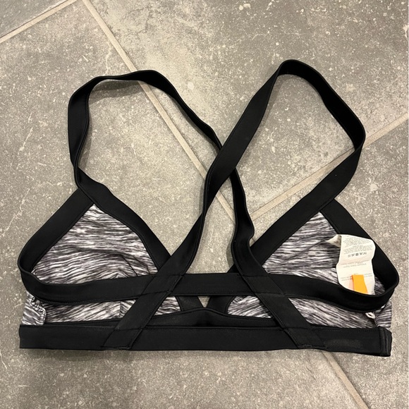 NWOT Rip Curl Bikini Top - Picture 2 of 3